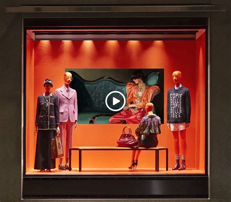 gucci window display 2018